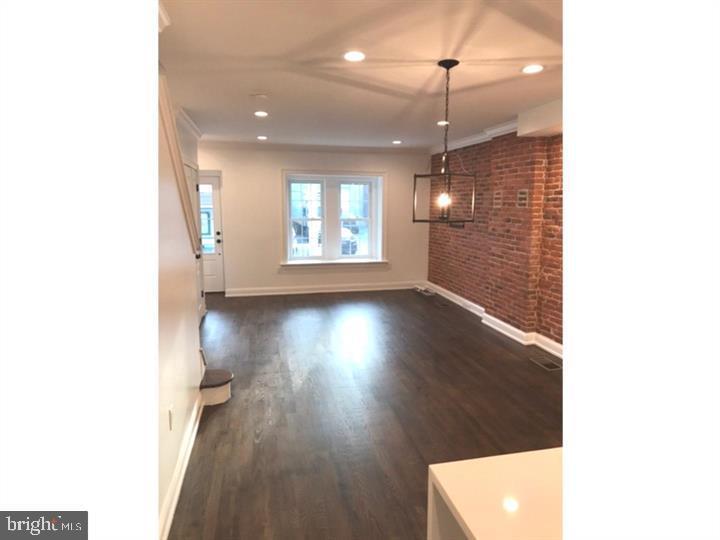 126 N Wayne St Property Photo 4