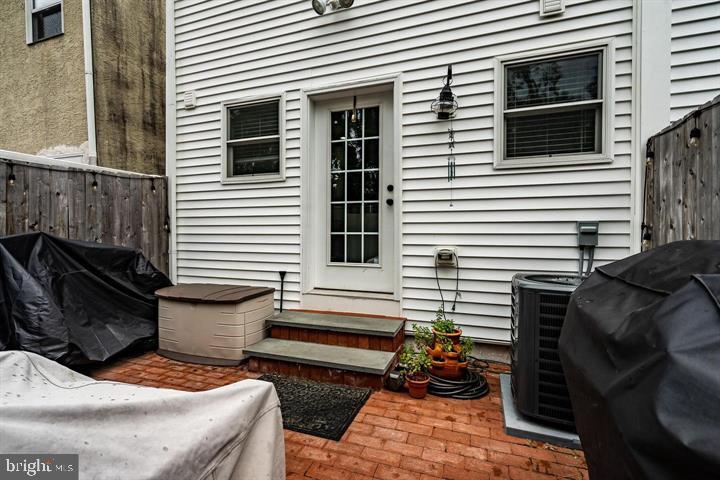 126 N Wayne St Property Photo 14