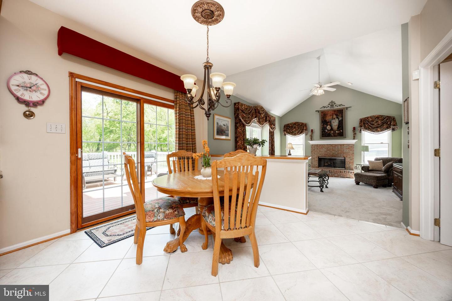 1345 Wooded Knls Property Photo 16
