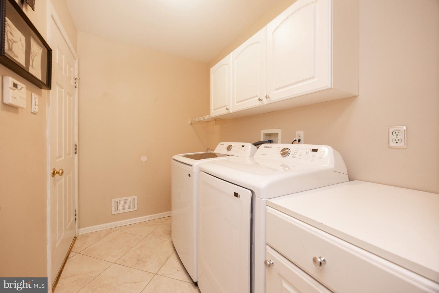 1345 Wooded Knls Property Photo 18