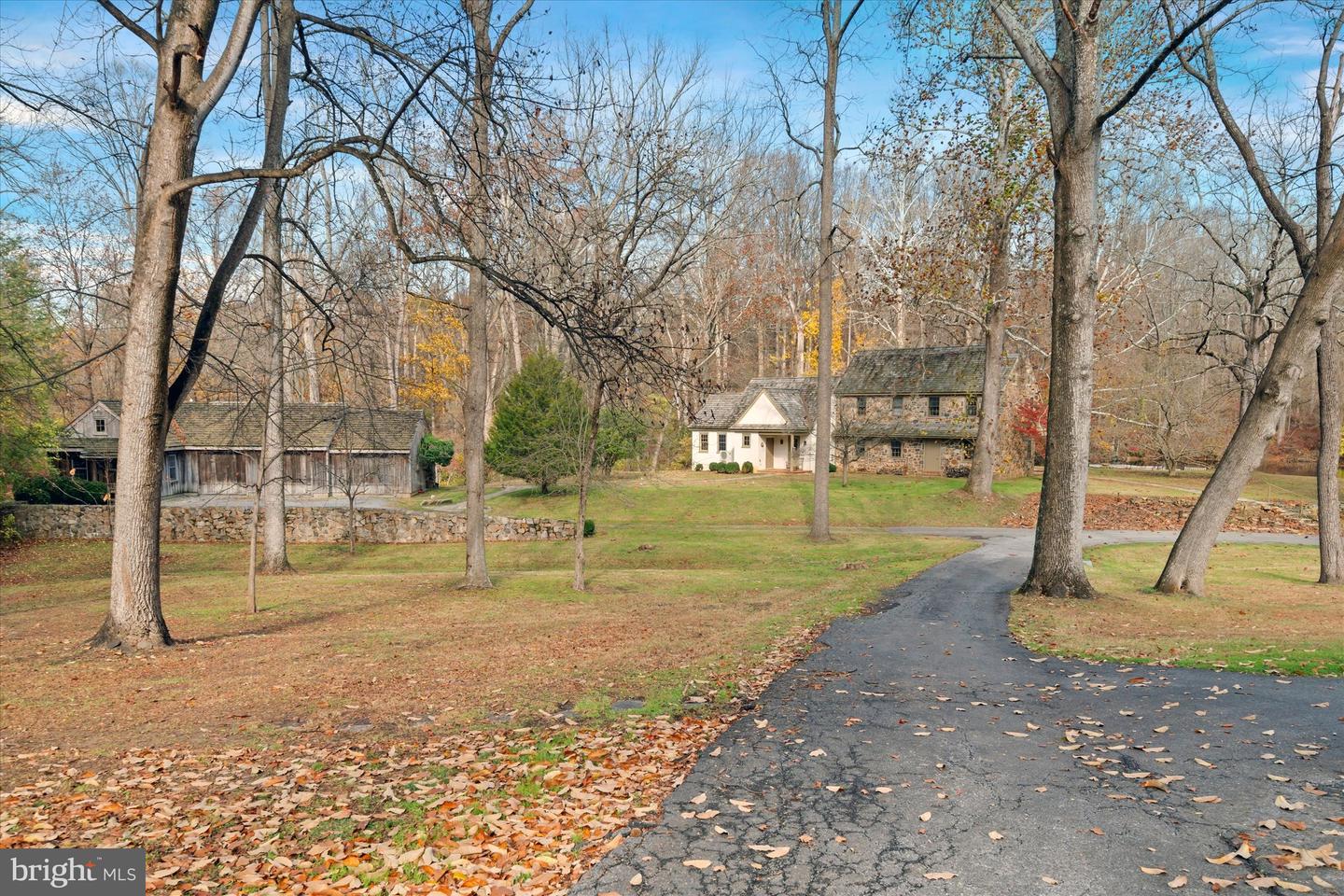 975 Brintons Bridge Rd Property Photo 2