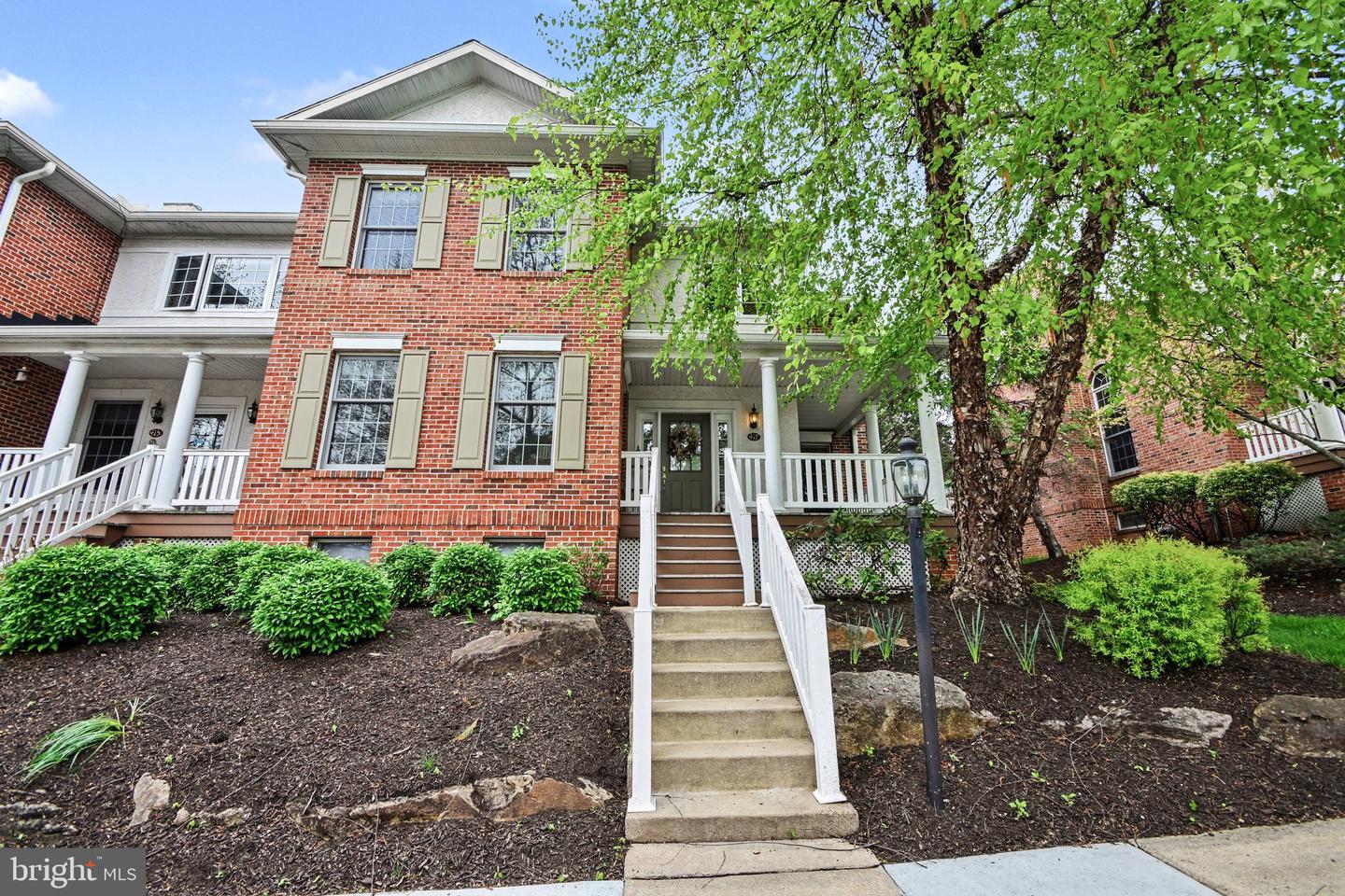 417 VINEYARD LN