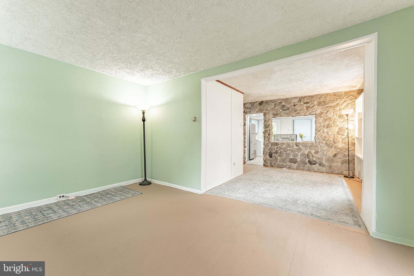 263 S Mount Airy Rd Property Photo 6