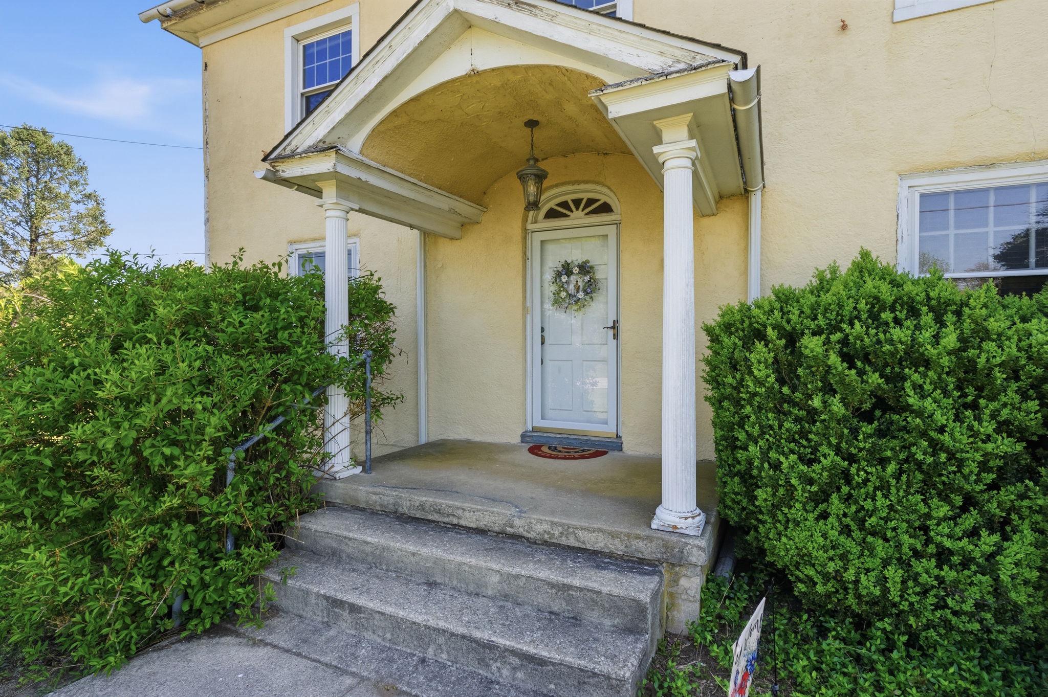 1325 S New St Property Photo 8