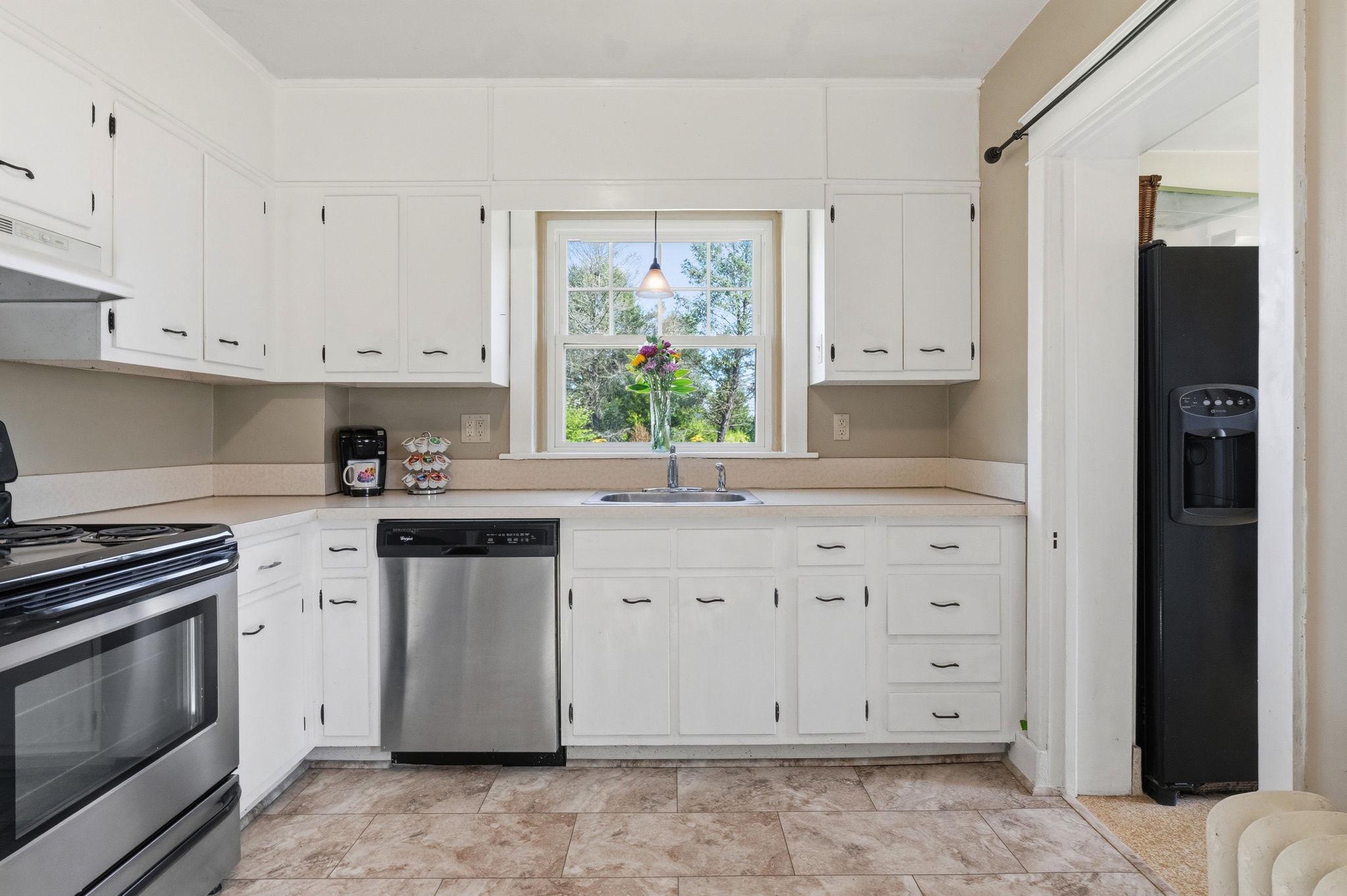 1325 S New St Property Photo 33