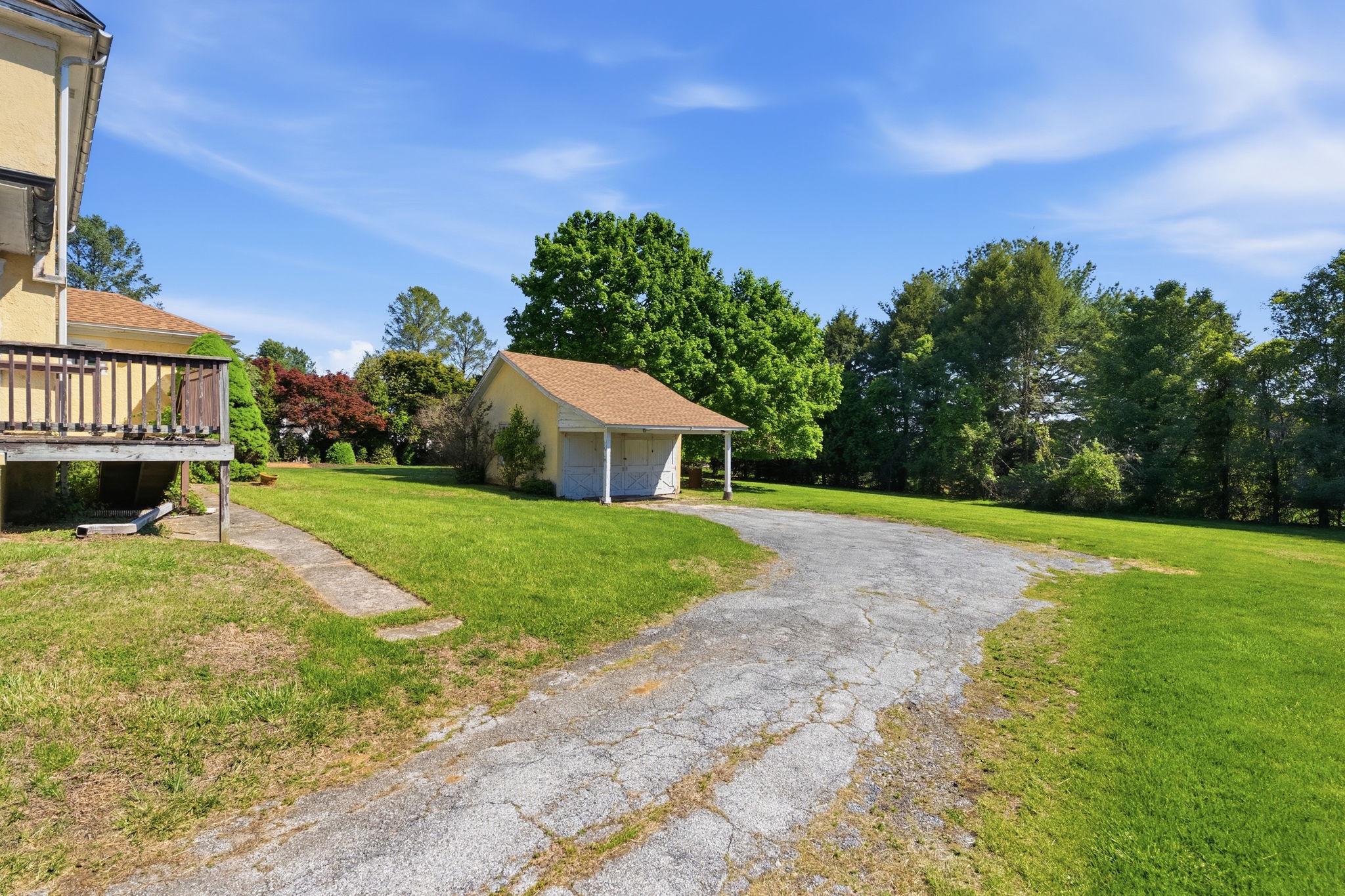 1325 S New St Property Photo 62