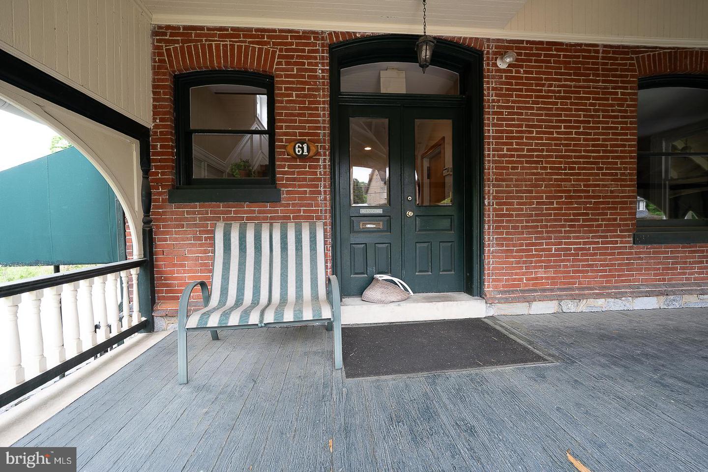 61 Cassatt Ave Property Photo 6