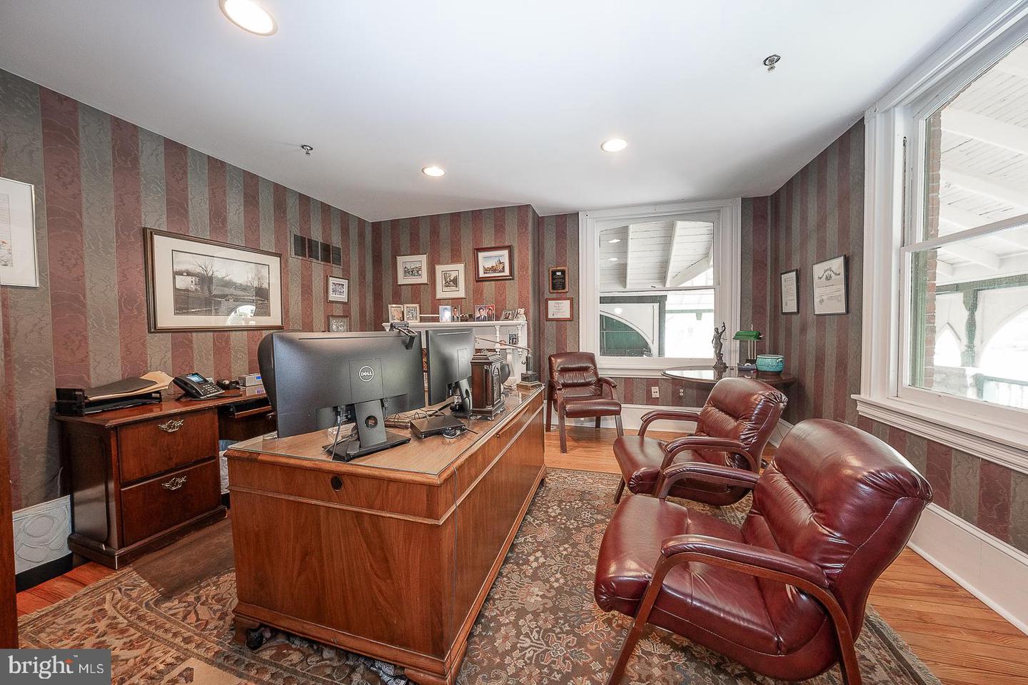 61 Cassatt Ave Property Photo 11