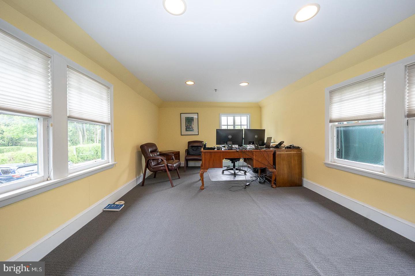 61 Cassatt Ave Property Photo 14