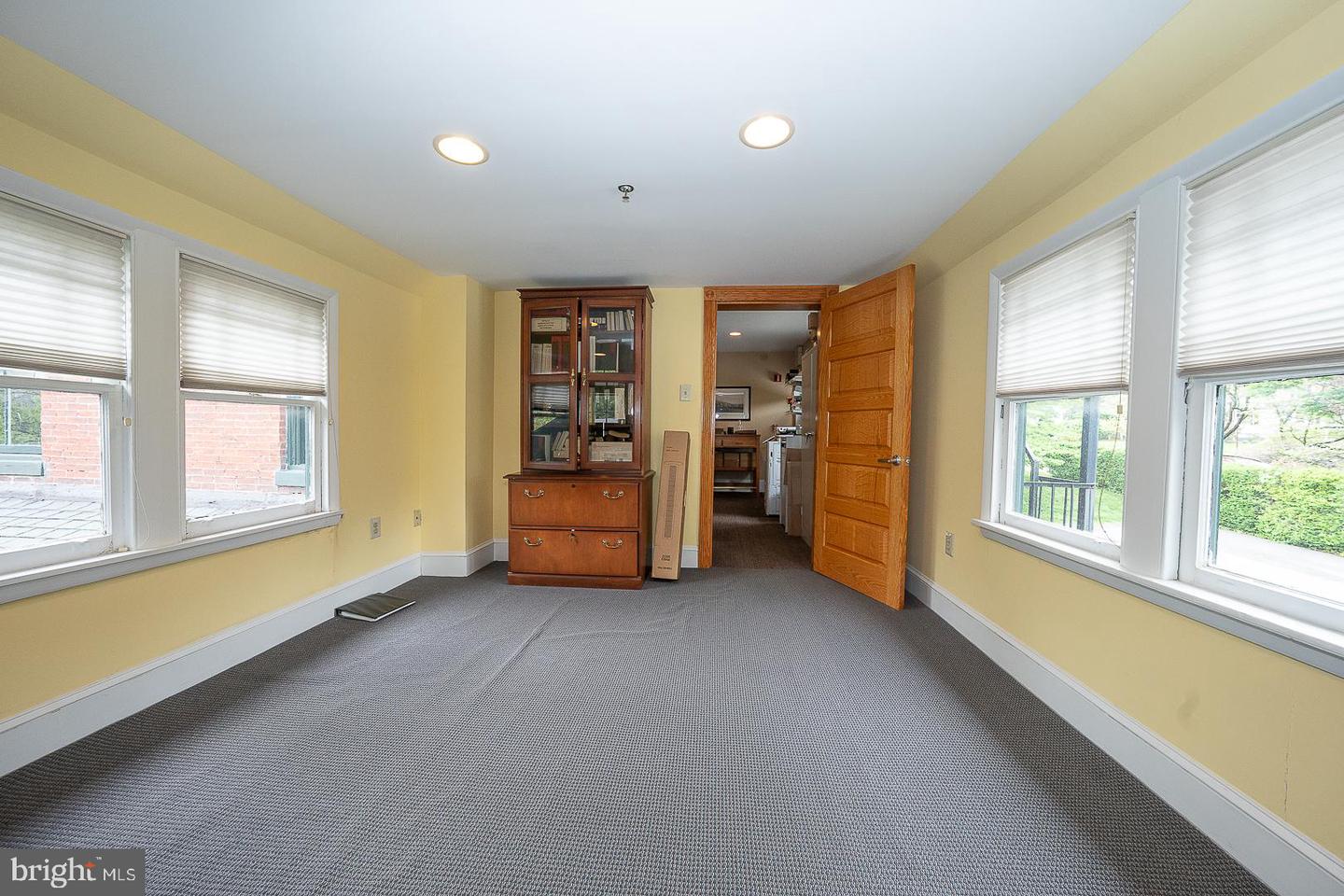 61 Cassatt Ave Property Photo 15