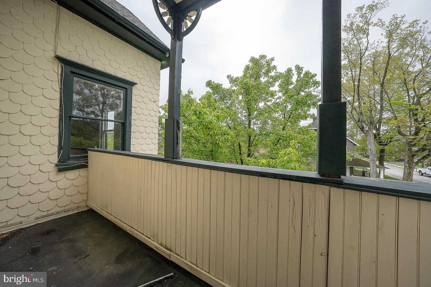 61 Cassatt Ave Property Photo 31