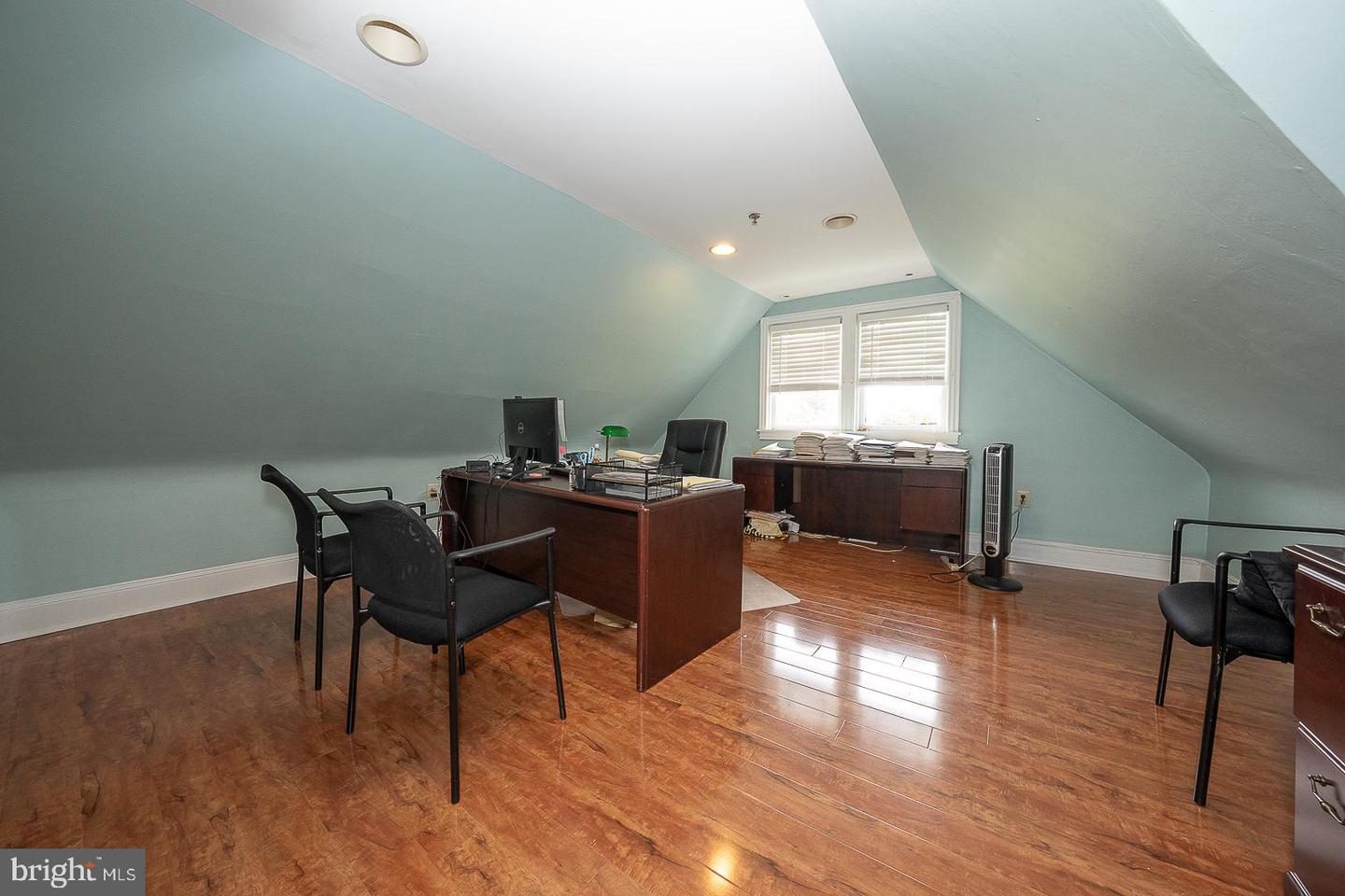 61 Cassatt Ave Property Photo 39