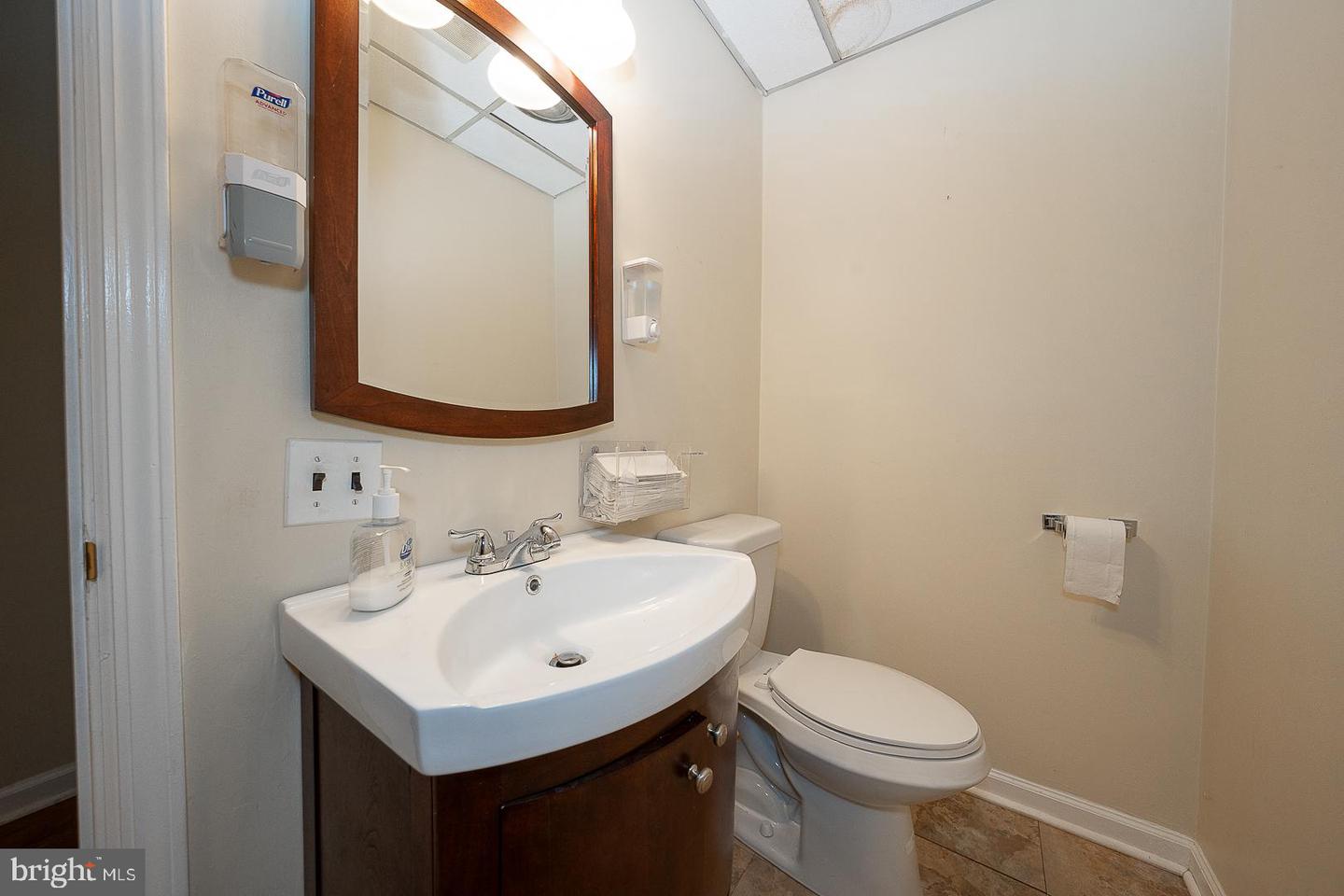 61 Cassatt Ave Property Photo 49
