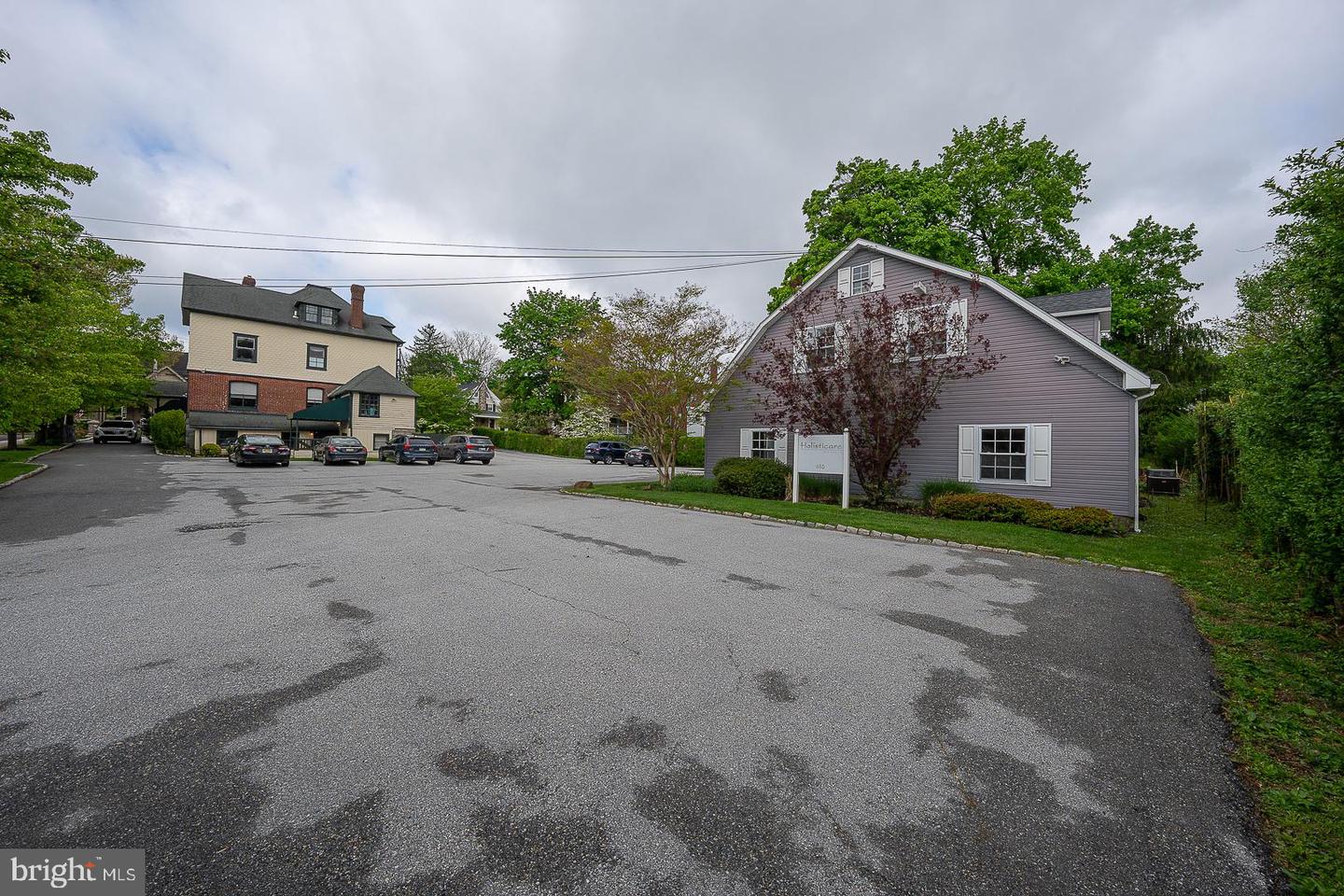 61 Cassatt Ave Property Photo 71