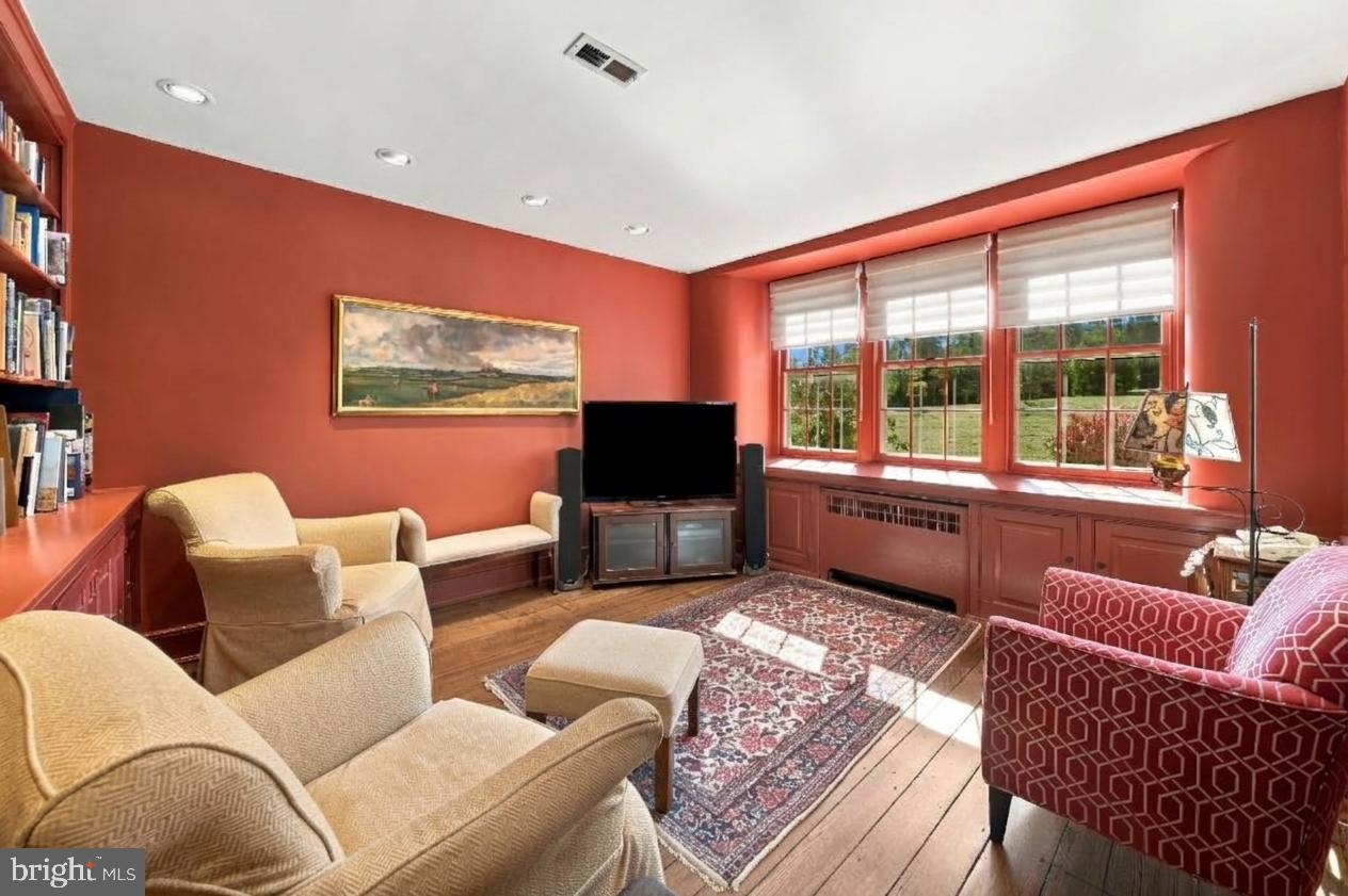 818 Burrows Run Rd Property Photo 10