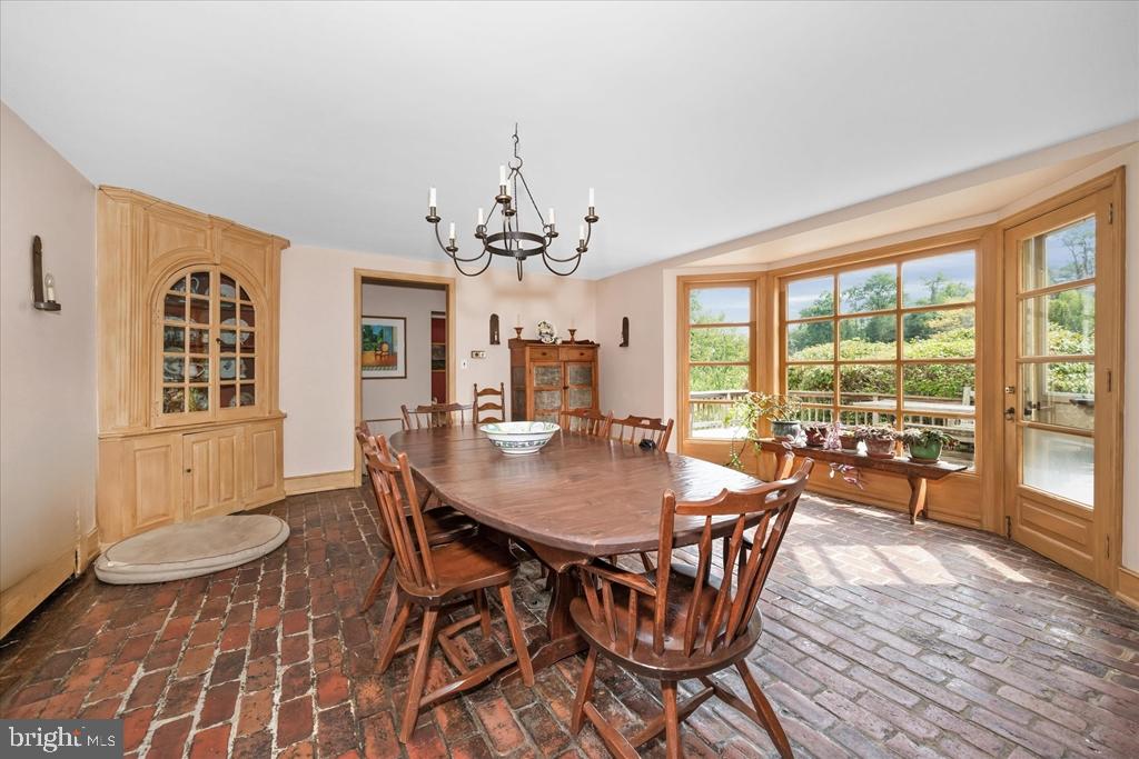 818 Burrows Run Rd Property Photo 14