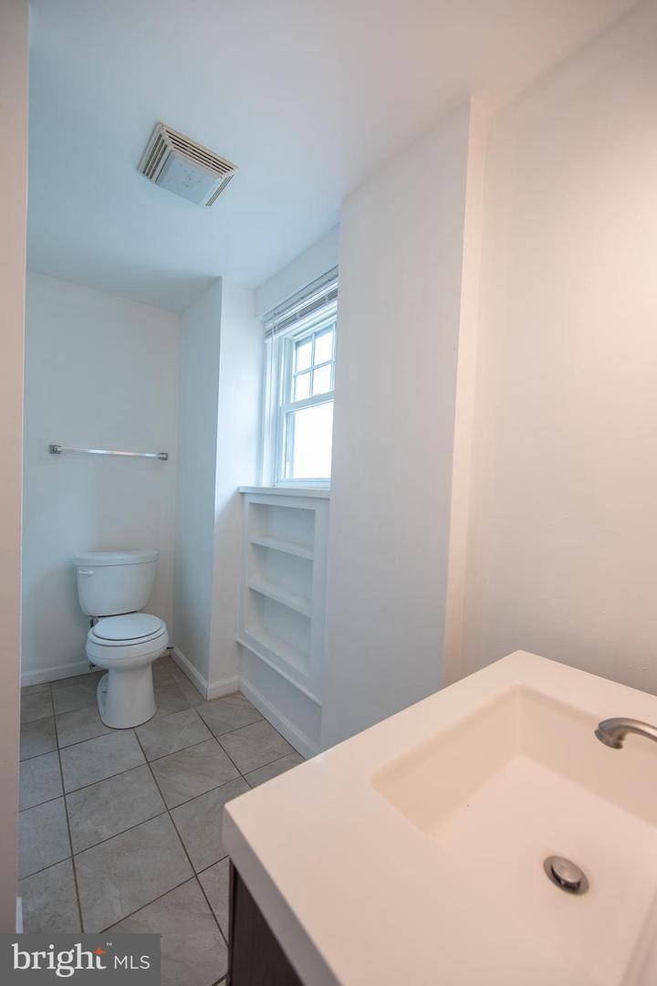 326 E Linden St Property Photo 14