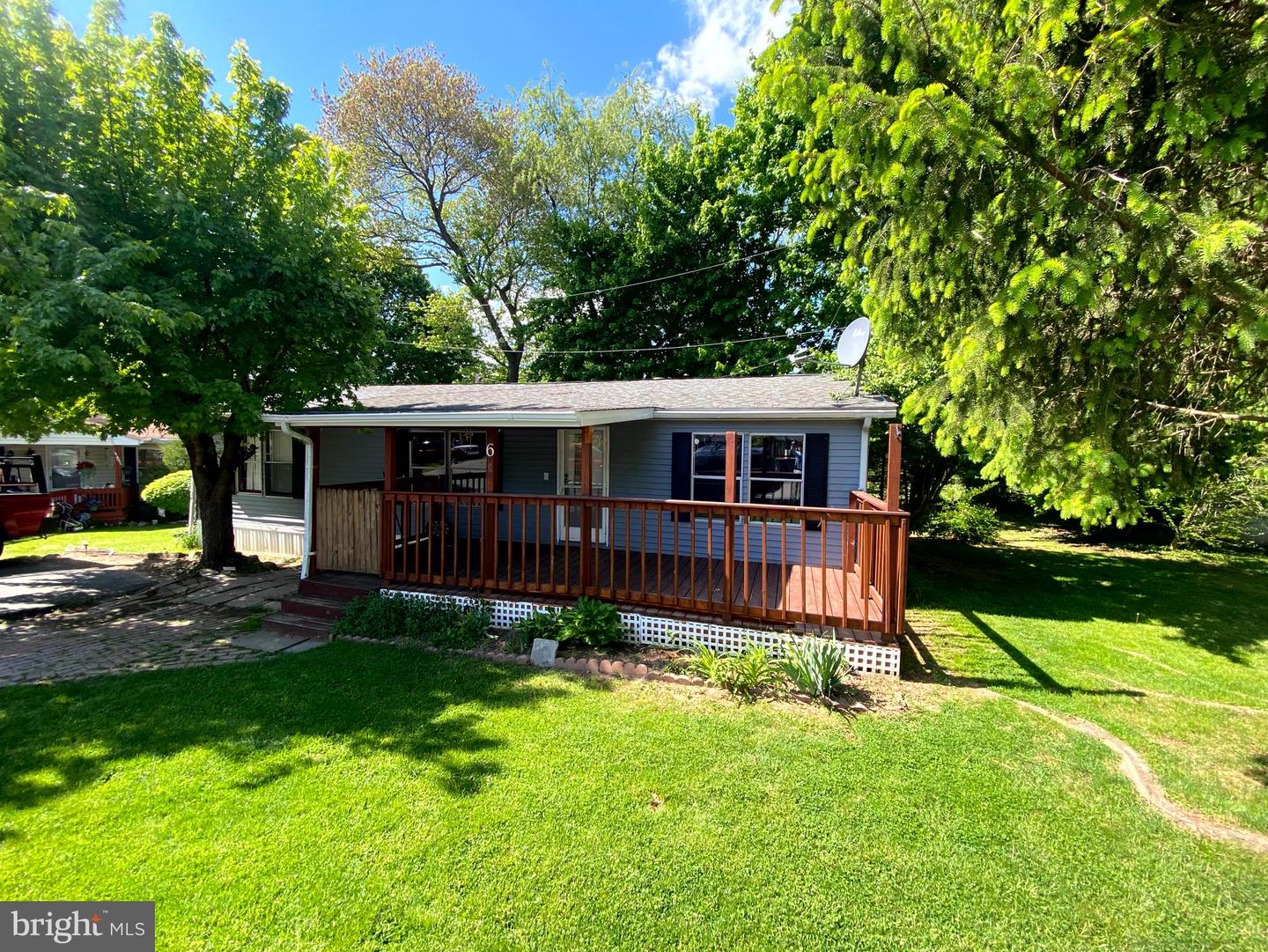 6 Londonderry Ct Property Photo 1