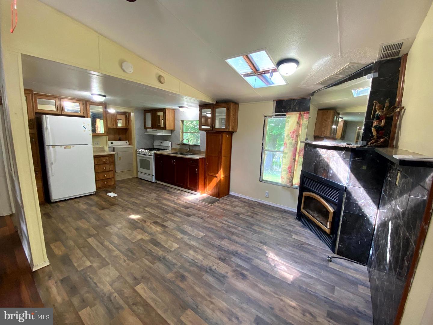 6 Londonderry Ct Property Photo 3