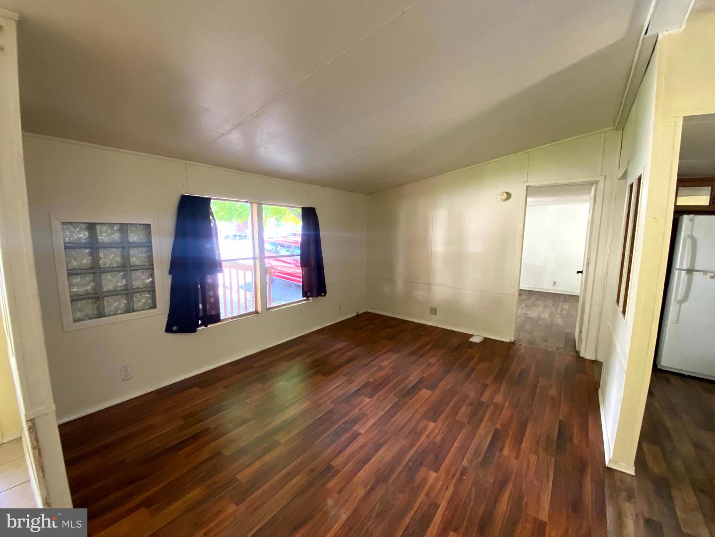 6 Londonderry Ct Property Photo 4
