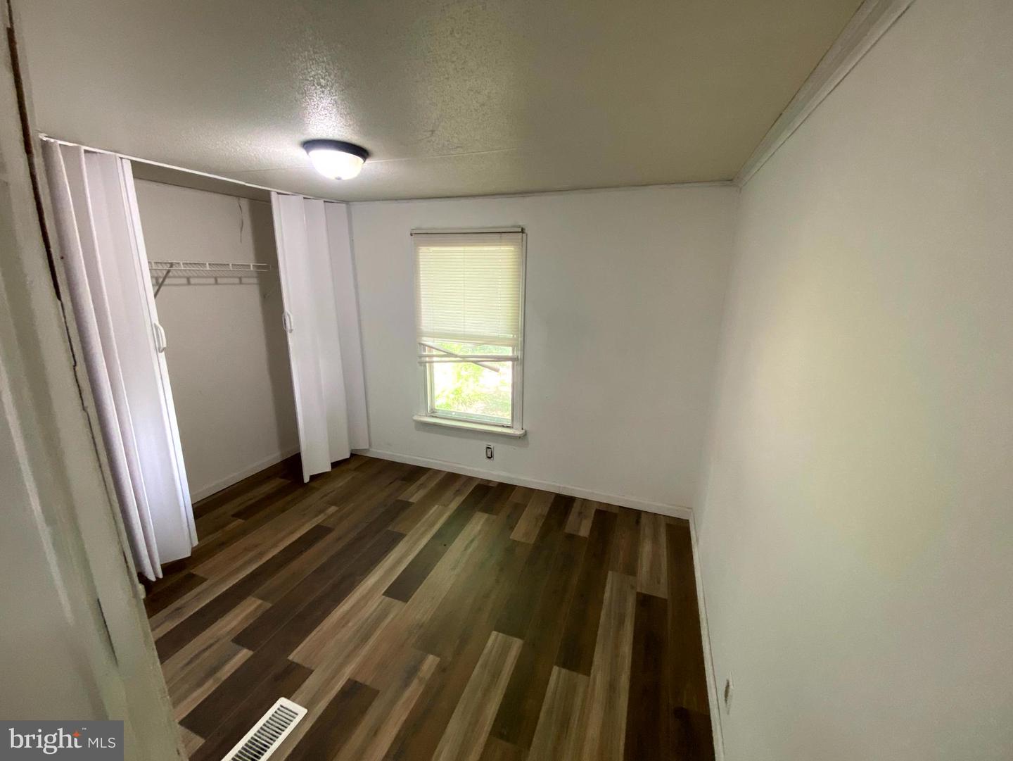 6 Londonderry Ct Property Photo 11