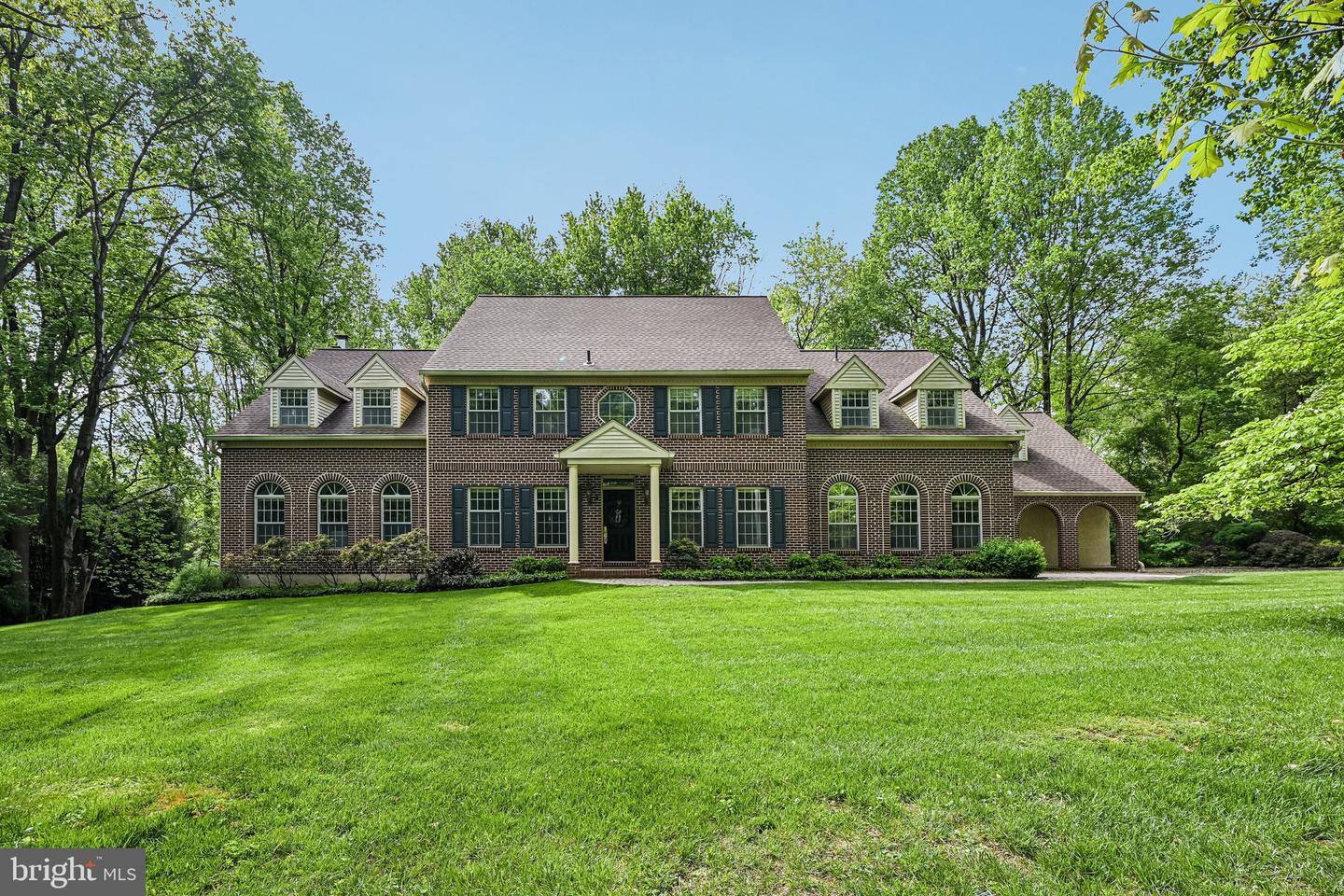 2 Bittersweet Dr Property Photo 1
