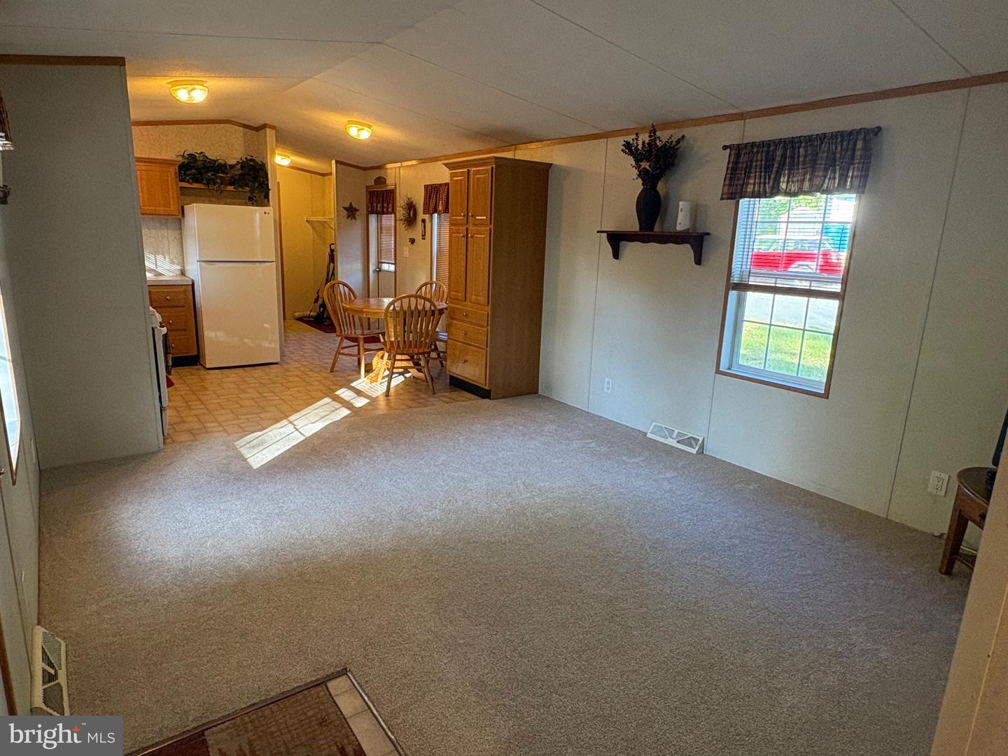 13 Wood Dr Property Photo 8