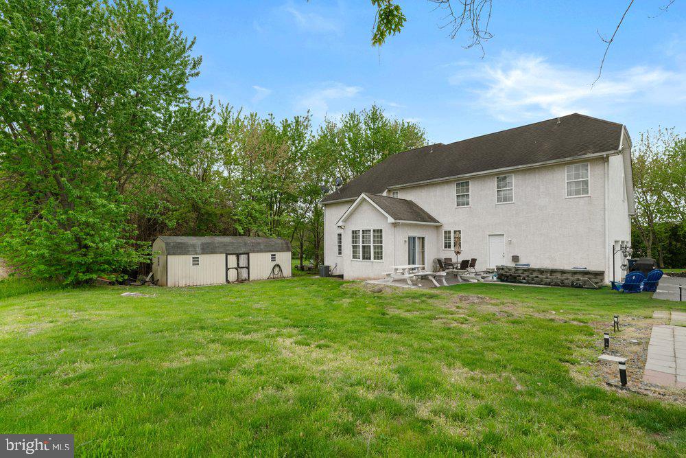 32 Meadow Ln Property Photo 4