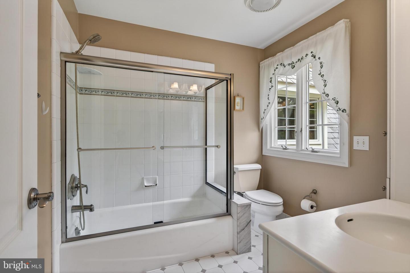 606 Longchamps Dr Property Photo 36