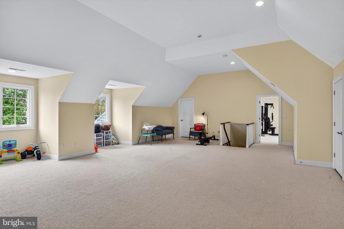 606 Longchamps Dr Property Photo 43