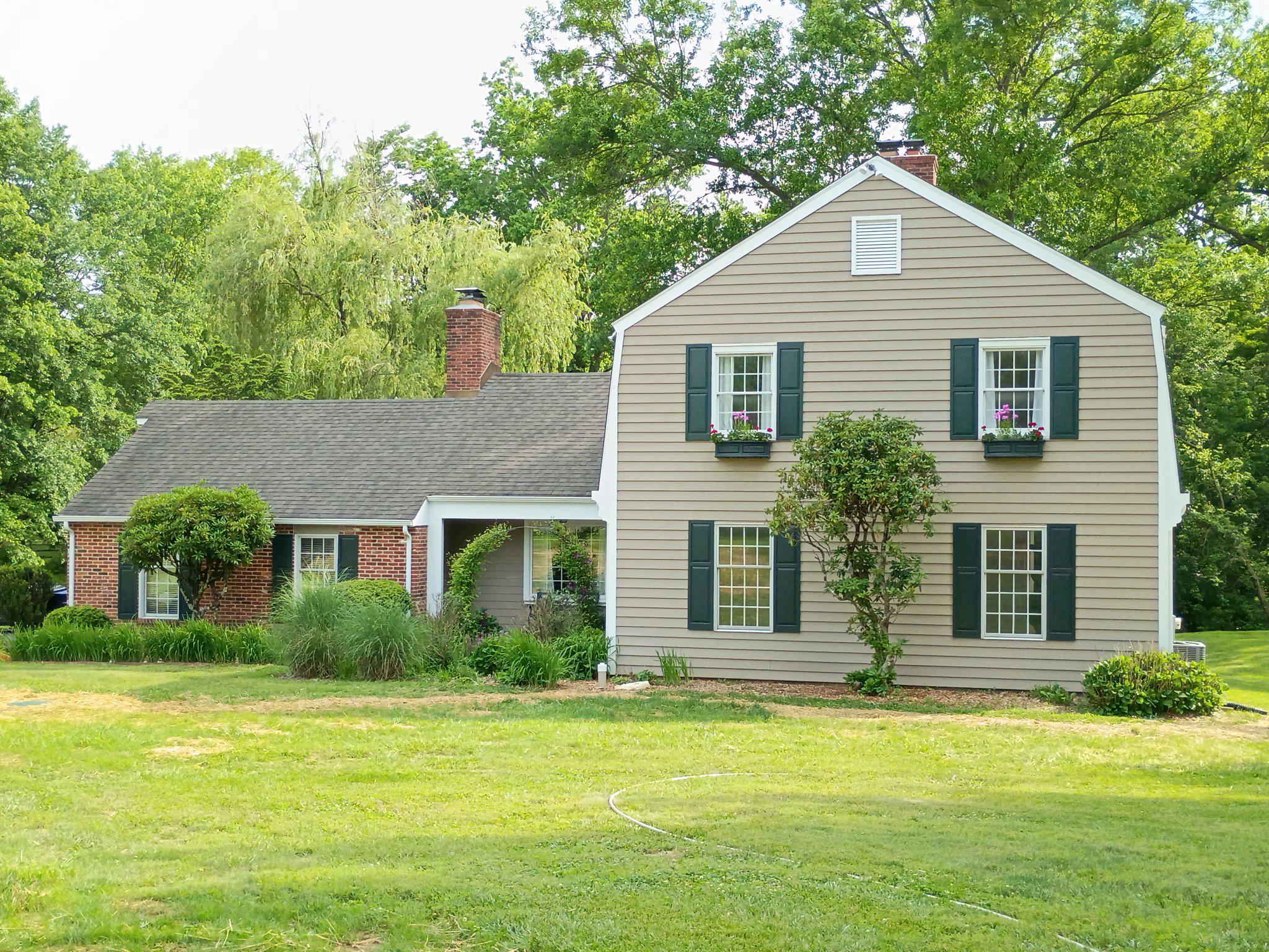 804 General Sterling Dr Property Photo 4