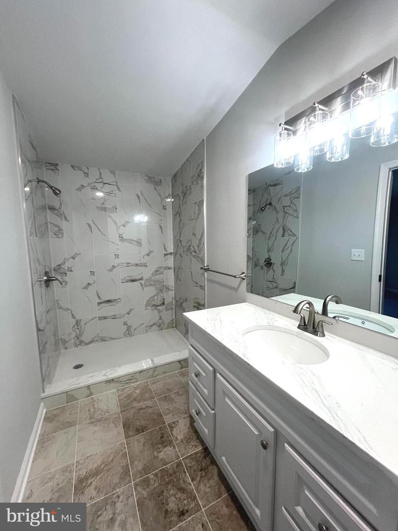 7 Denbigh Ln Property Photo 6