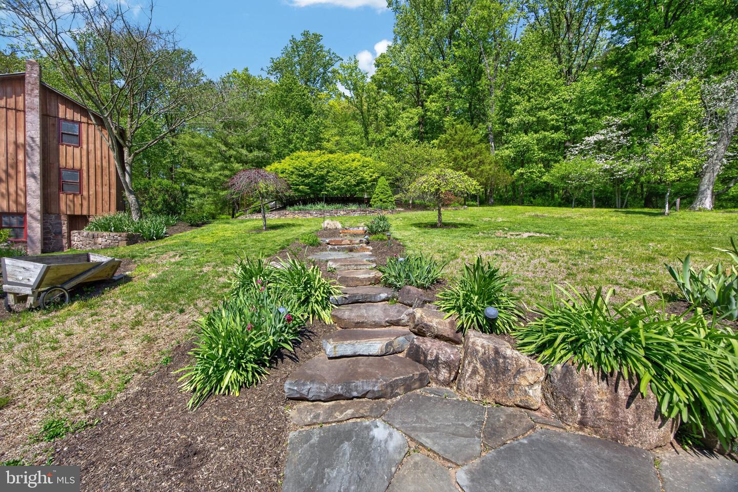 1790 Fernbrook Ln Property Photo 15