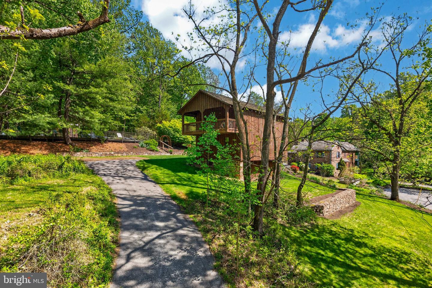 1790 Fernbrook Ln Property Photo 22