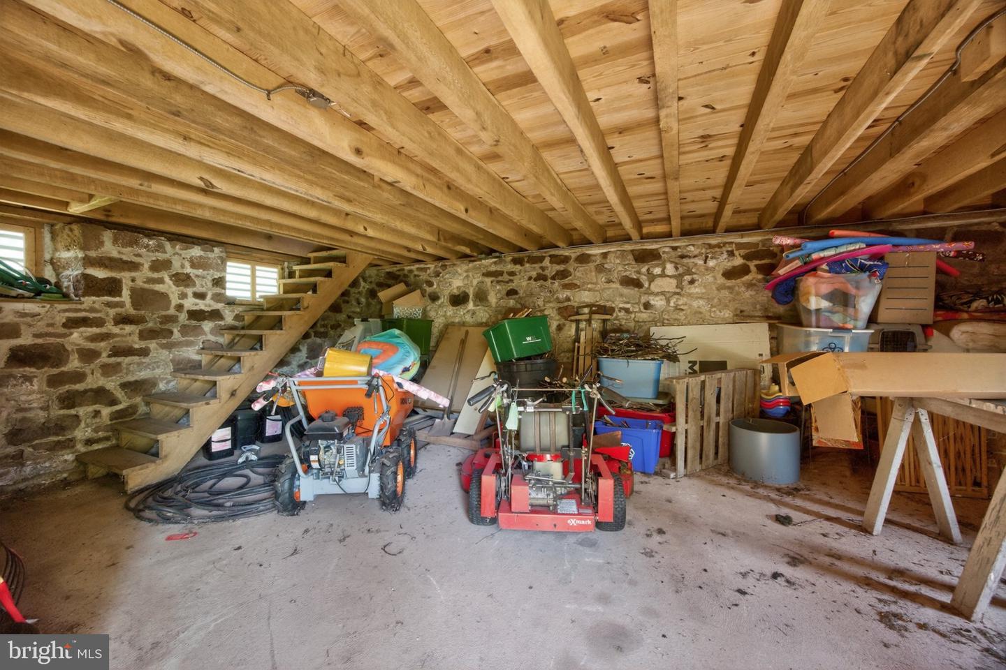 1790 Fernbrook Ln Property Photo 26