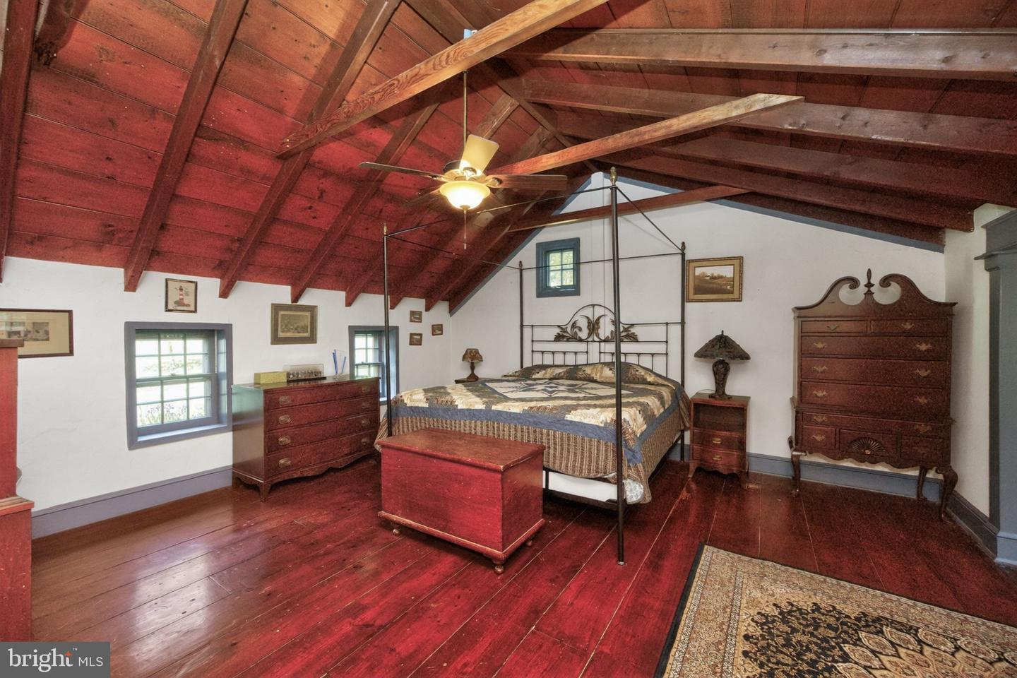 1790 Fernbrook Ln Property Photo 43