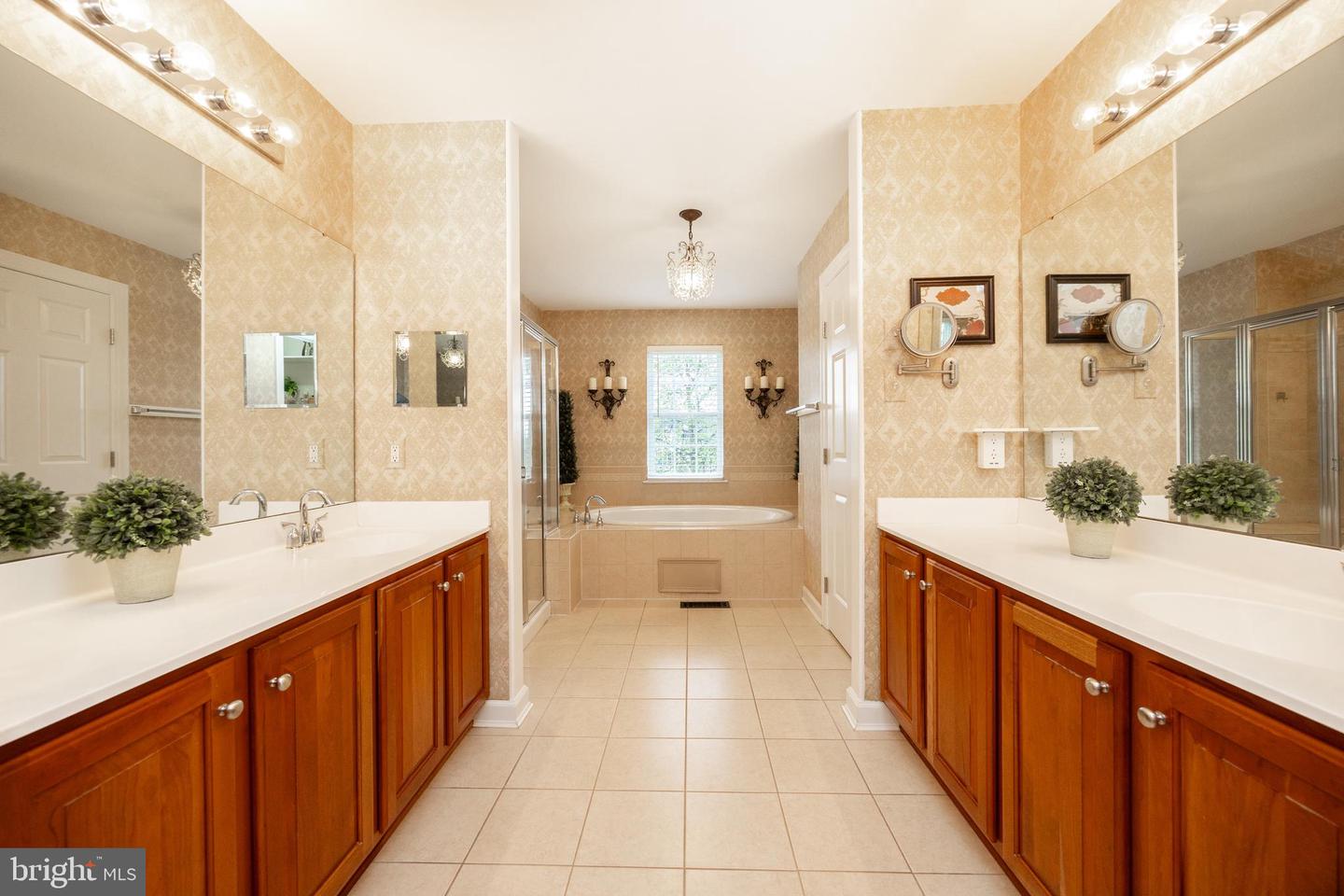1538 Tattersall Way Property Photo 31