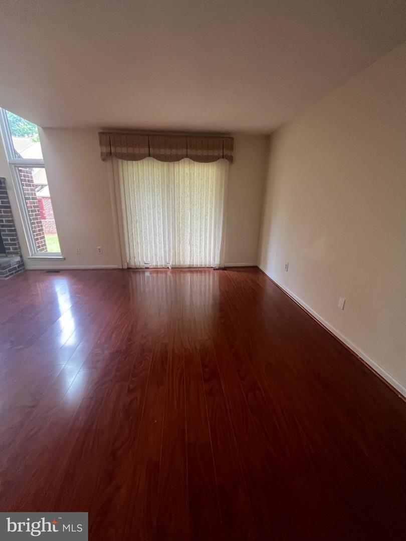 28 Knox Ct Property Photo 5