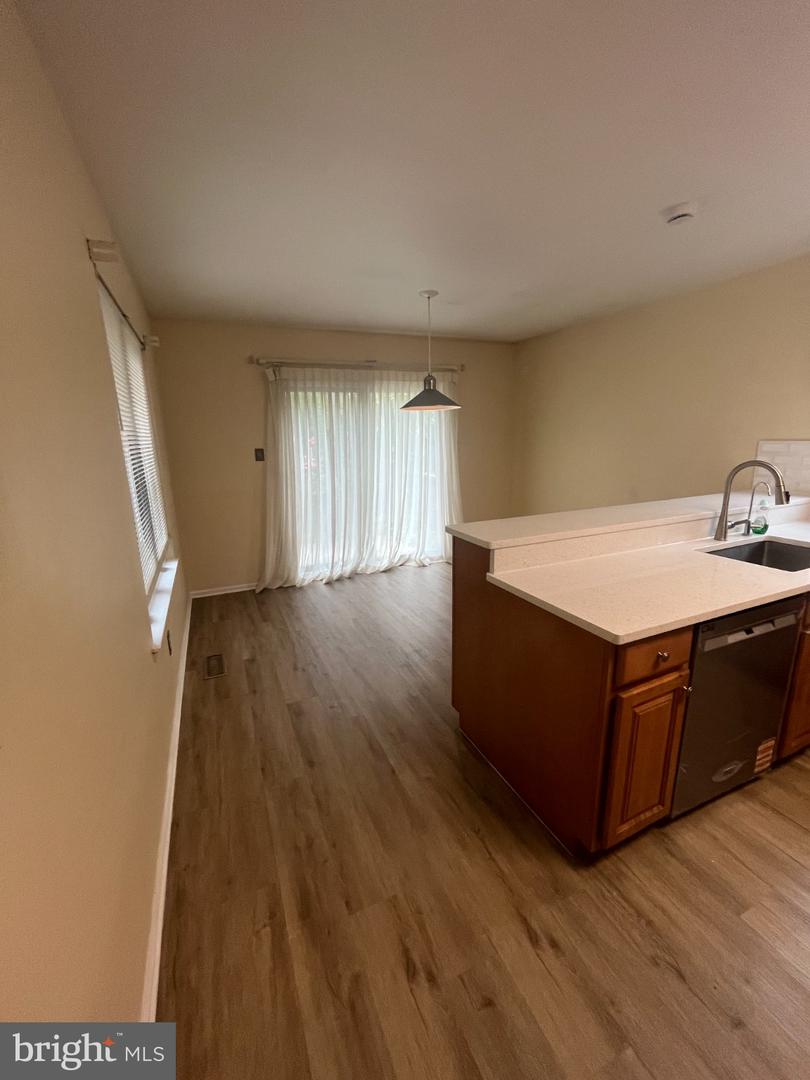28 Knox Ct Property Photo 9