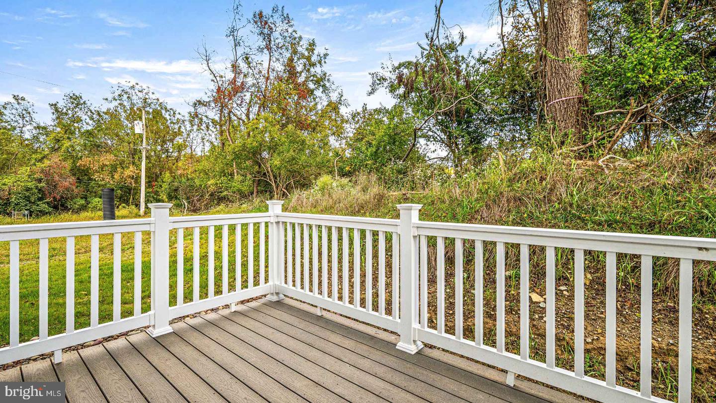 1 Four Leaf Dr Property Photo 16