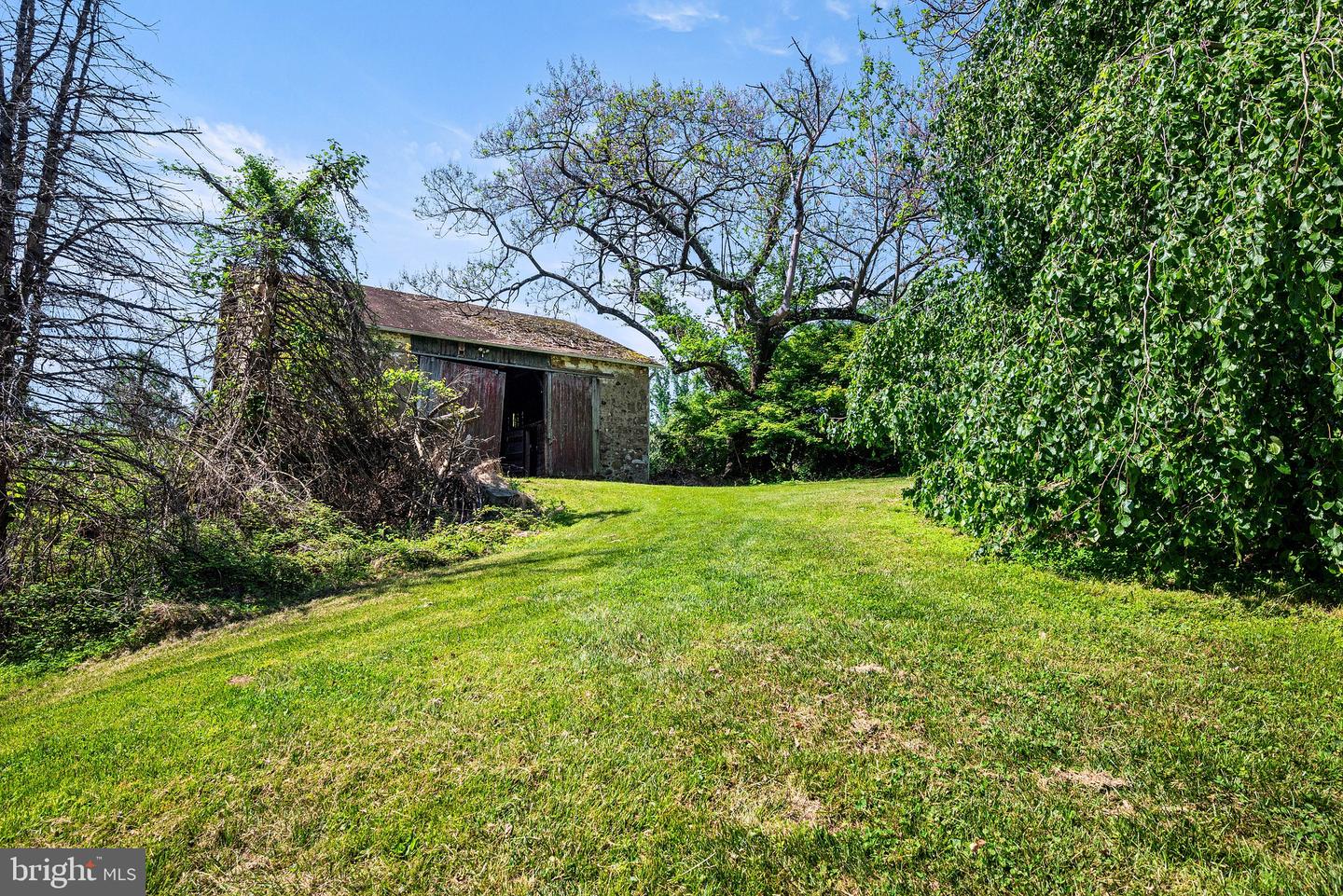 1383 Hickory Hill Rd Property Photo 6
