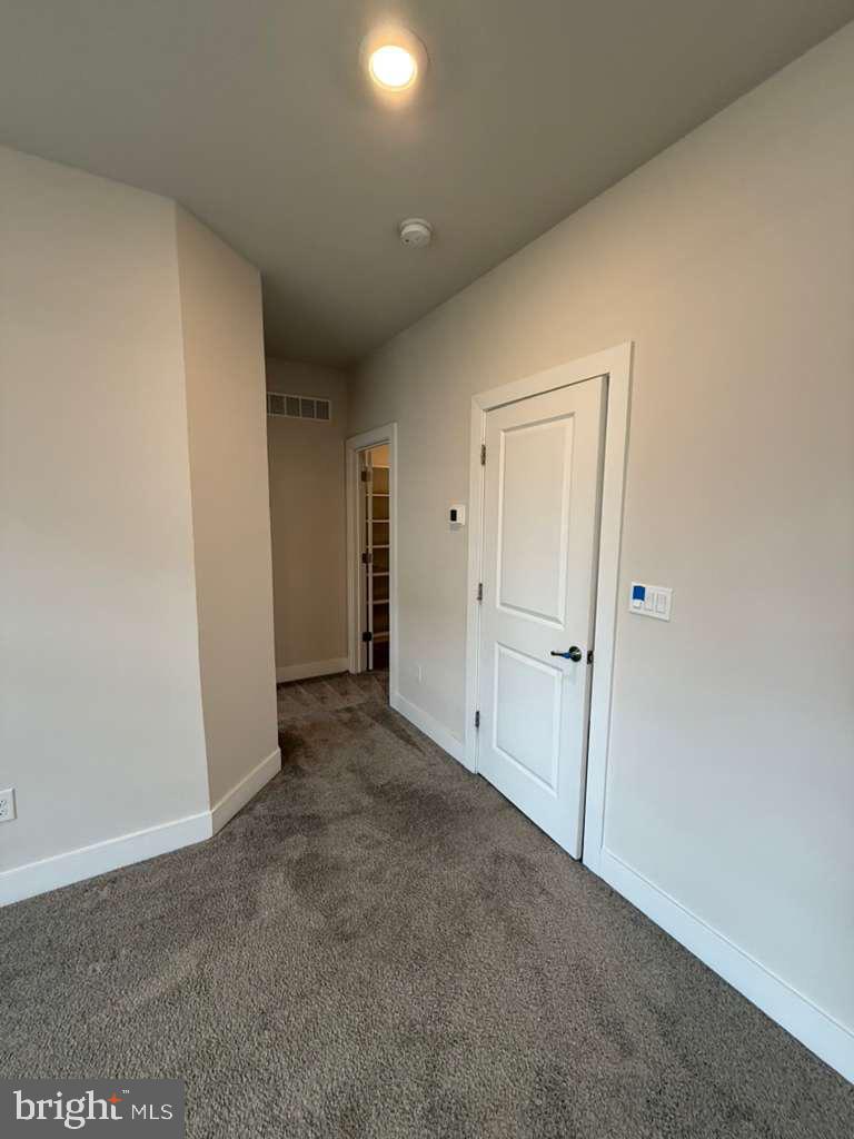 704 Peony Ln Property Photo 5