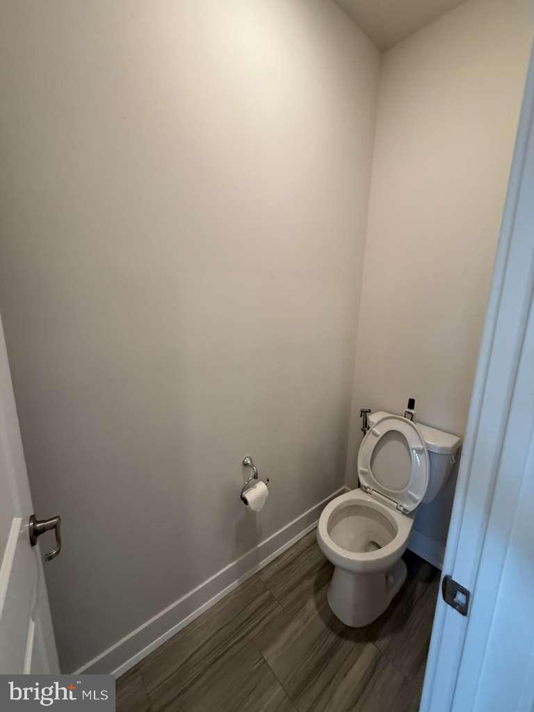 704 Peony Ln Property Photo 8