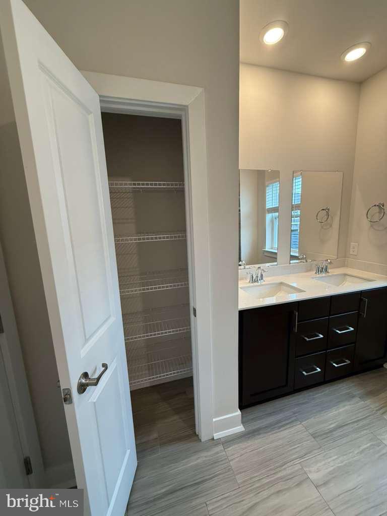704 Peony Ln Property Photo 12