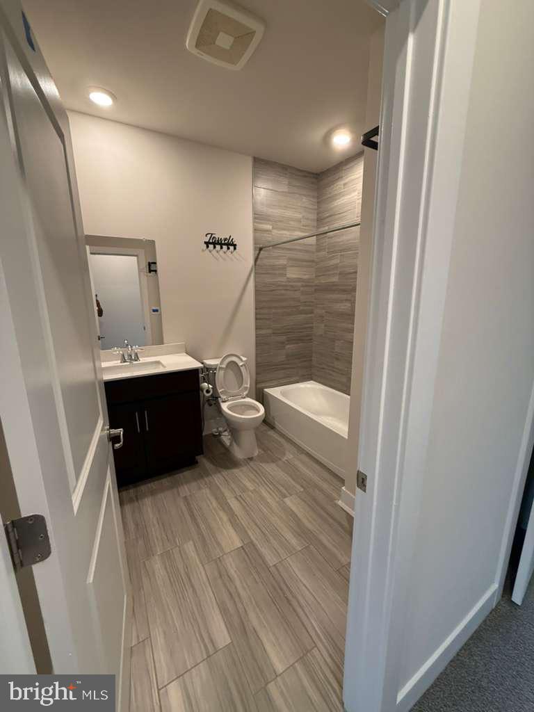 704 Peony Ln Property Photo 17