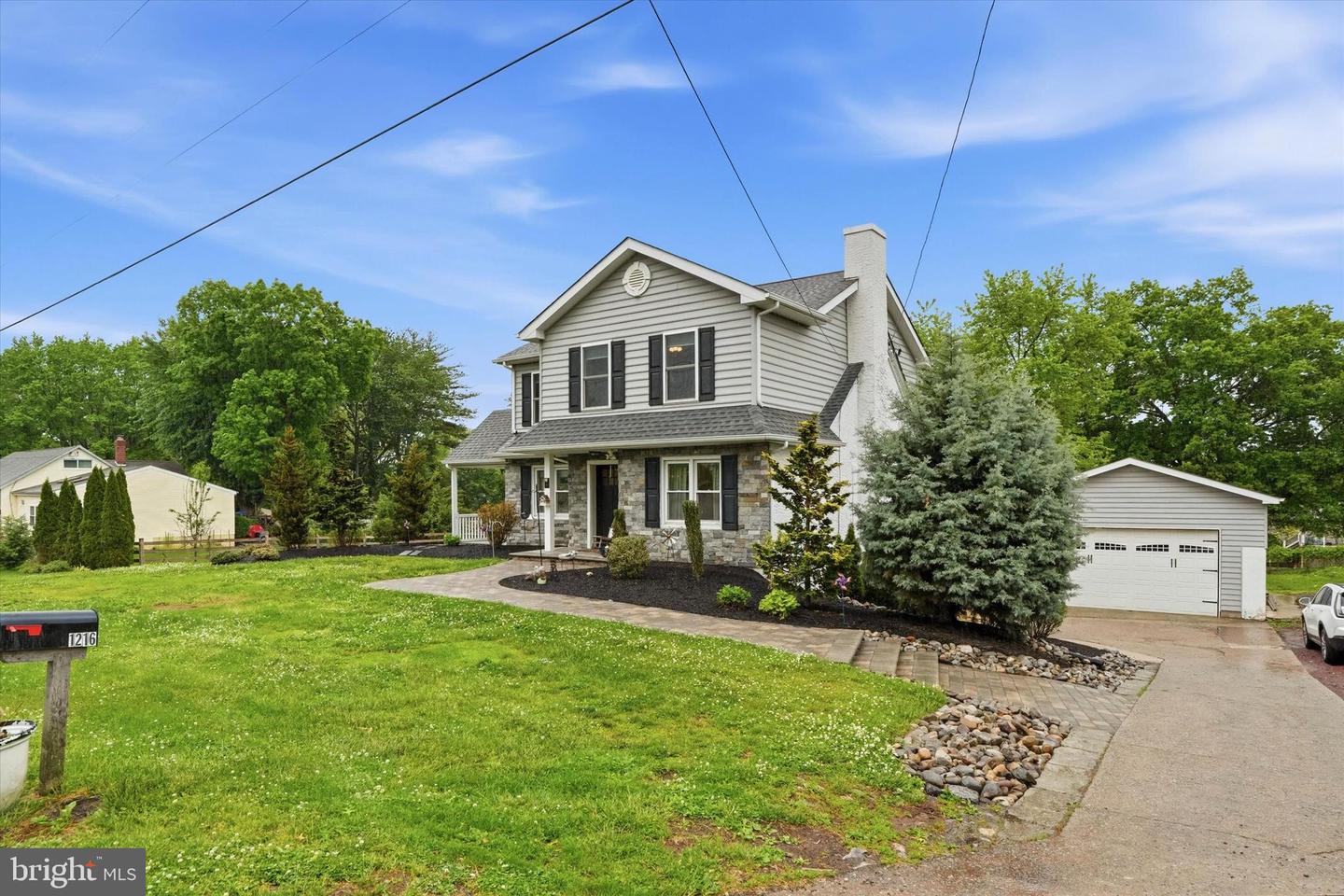 1216 Township Line Rd Property Photo 3