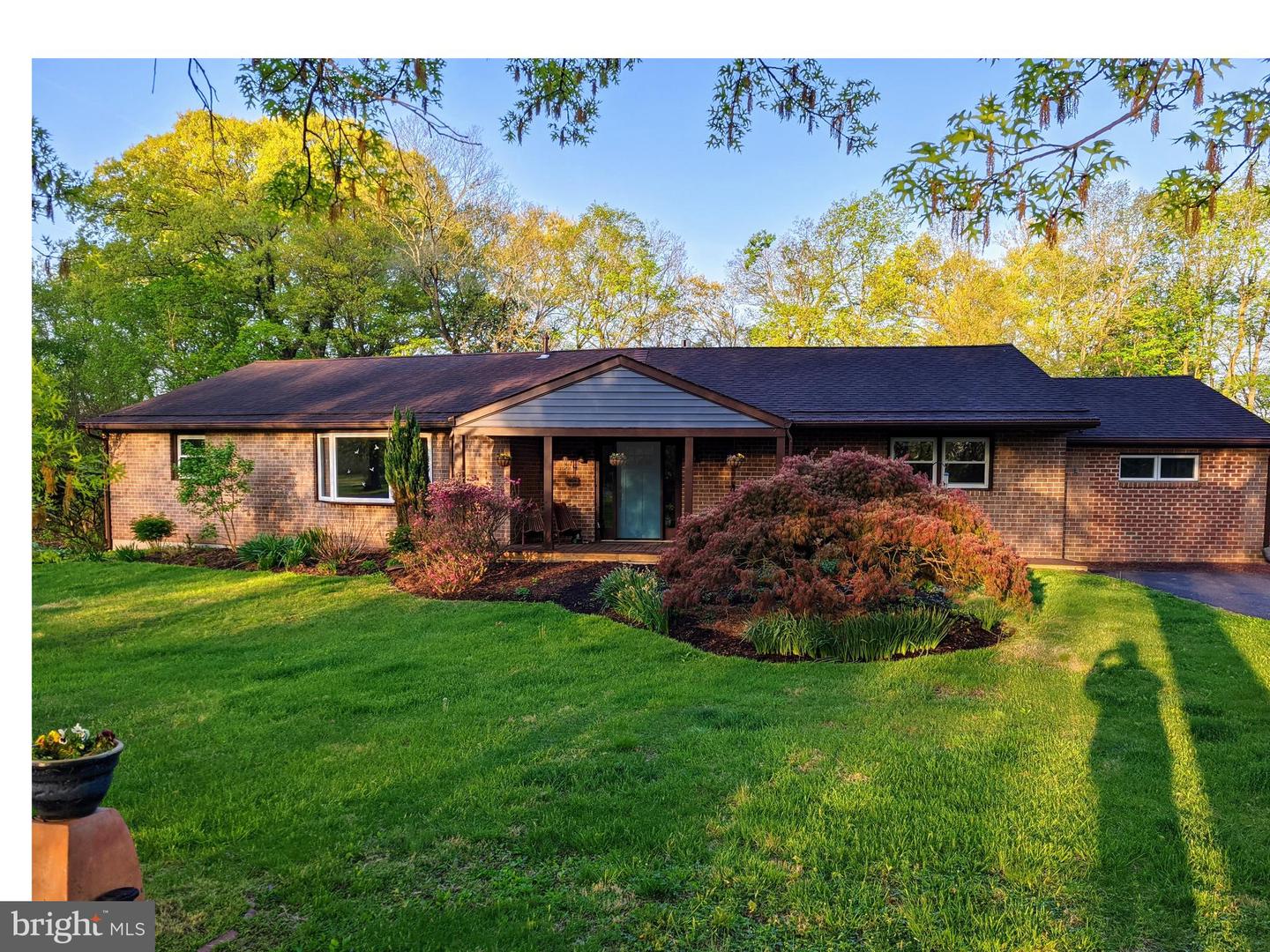 128 MARK DR
