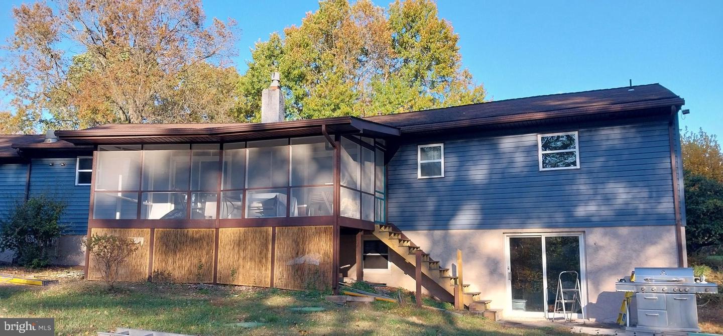128 Mark Dr Property Photo 14