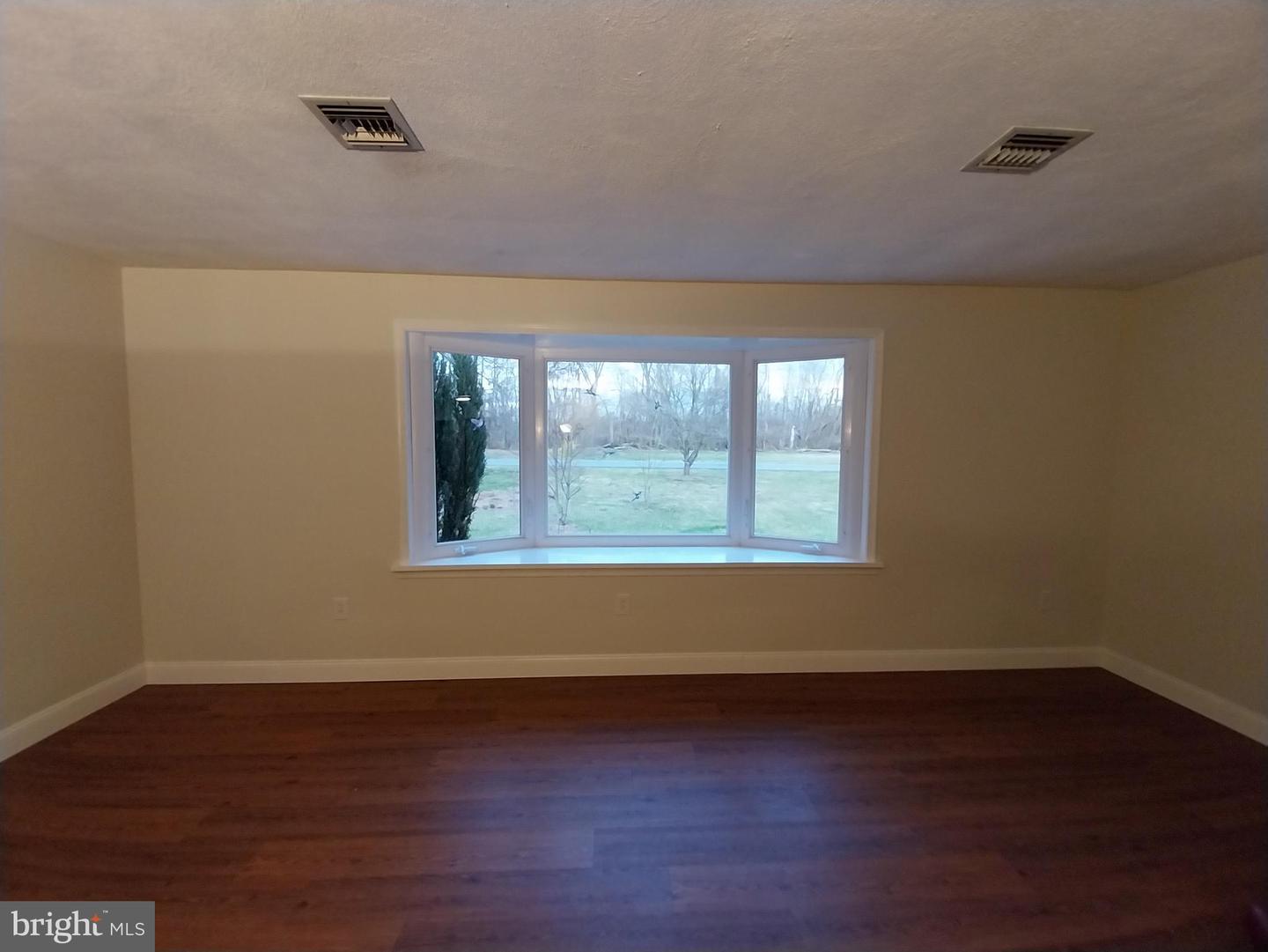 128 Mark Dr Property Photo 18