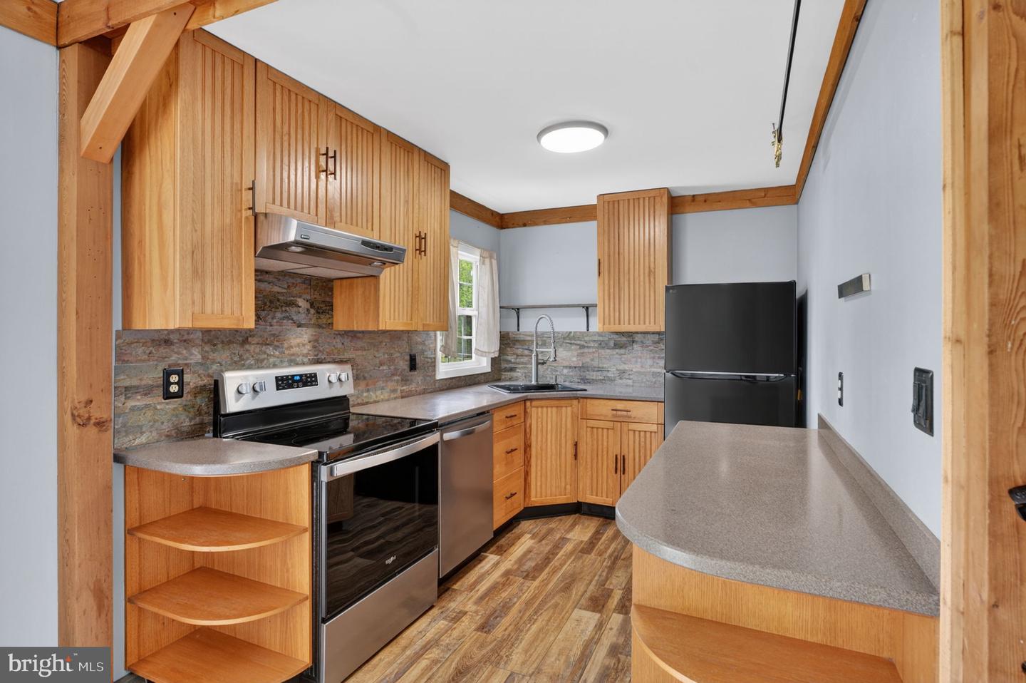 388 Hipkins Rd Property Photo 7